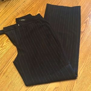 Pants black pinstripes ladies Length 22 waist 28 Sz 6 back pockets